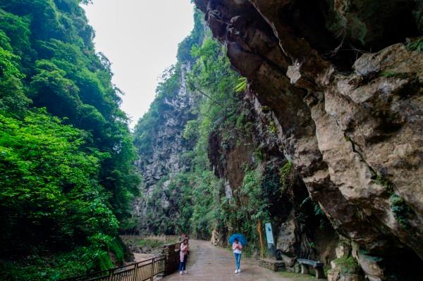 逃离地下古寺庙