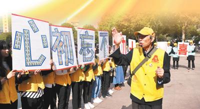 双人跨栏赛跑