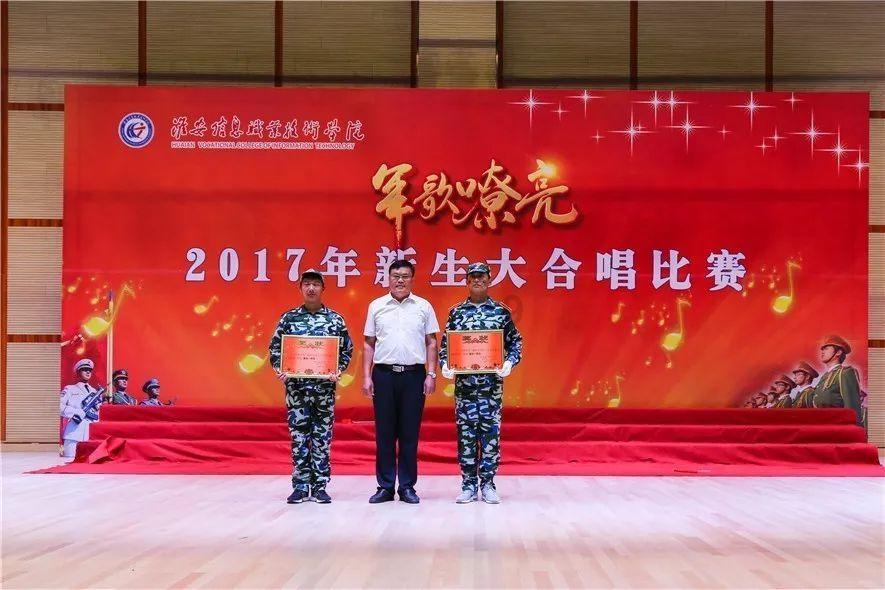 潮流春款卫衣,揭秘2024年新色彩选择!