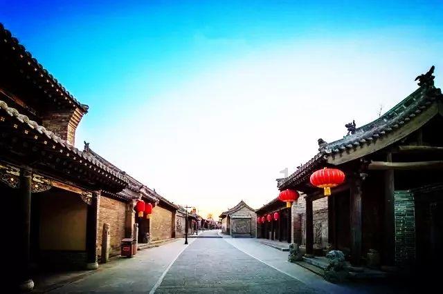 打卡帝都好味道 原生态的贵州酸汤鱼 太生猛了 他们居然整鱼酸汤